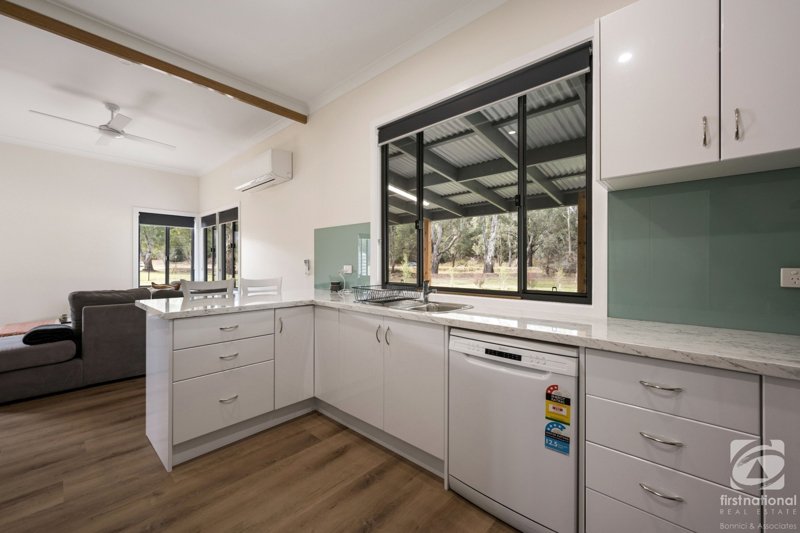 Photo - 3 Carlassare Court, Myrtleford VIC 3737 - Image 4