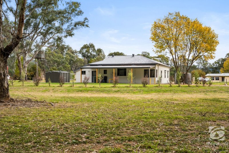 Photo - 3 Carlassare Court, Myrtleford VIC 3737 - Image 12