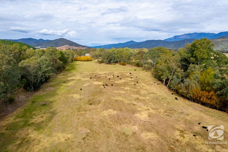 Photo - 3 Carlassare Court, Myrtleford VIC 3737 - Image 16