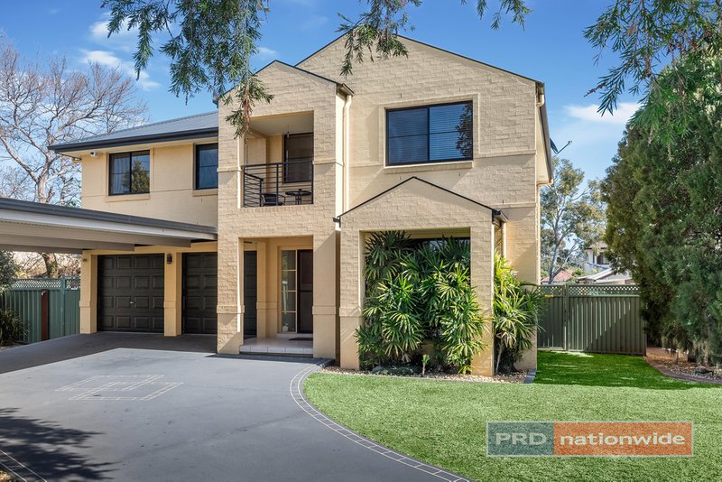 3 Carlowrie Crescent, East Hills NSW 2213