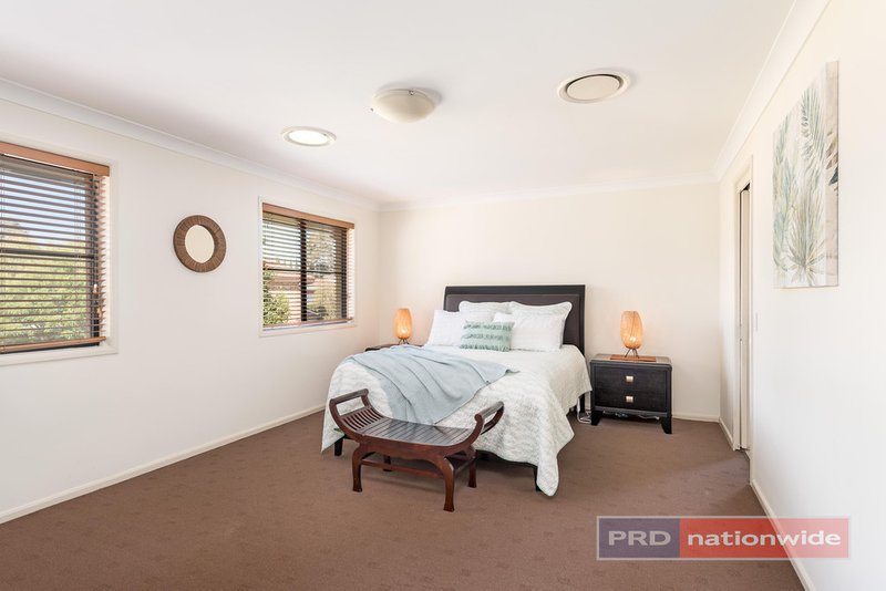 Photo - 3 Carlowrie Crescent, East Hills NSW 2213 - Image 6