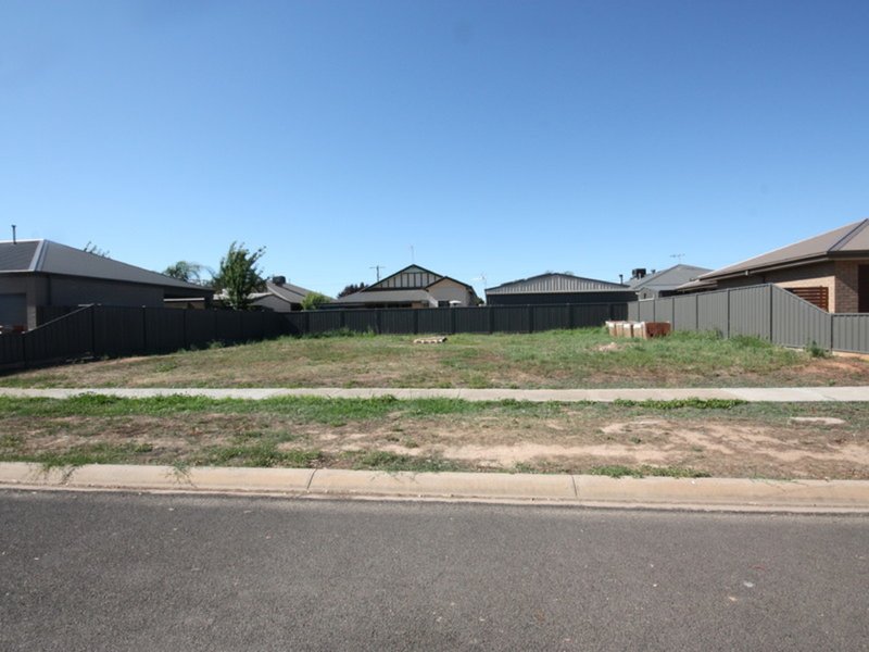 Photo - 3 Carlyle Street, Benalla VIC 3672 - Image 2