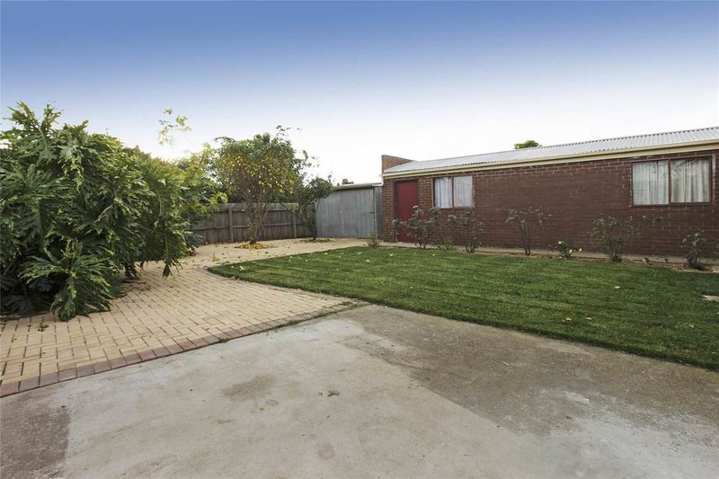 Photo - 3 Carmarthen Drive, Corio VIC 3214 - Image 13