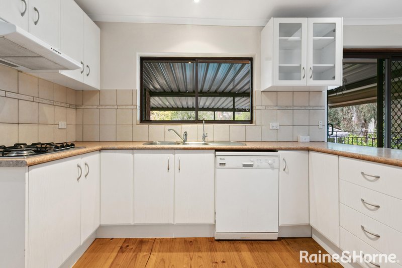 Photo - 3 Carnarvon Avenue, Redwood Park SA 5097 - Image 6