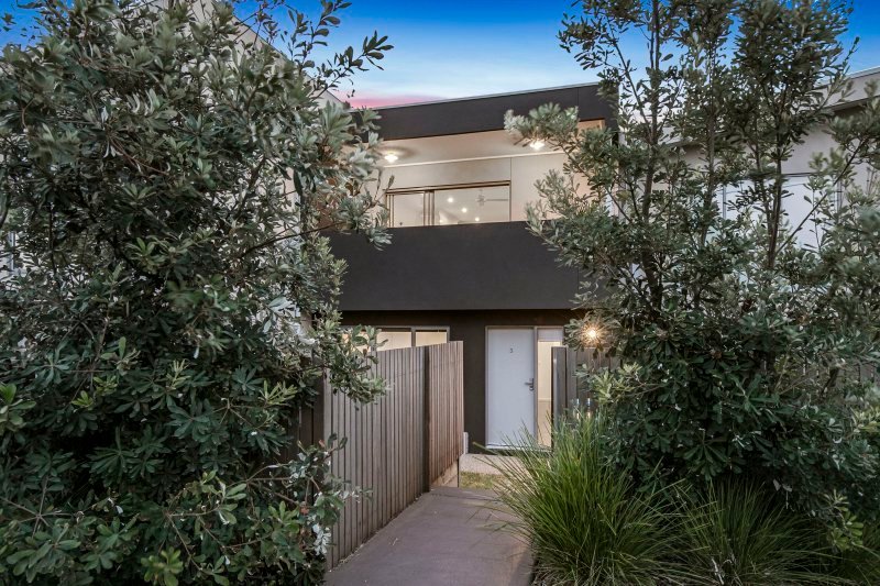 3 Carnation Court, Frankston VIC 3199