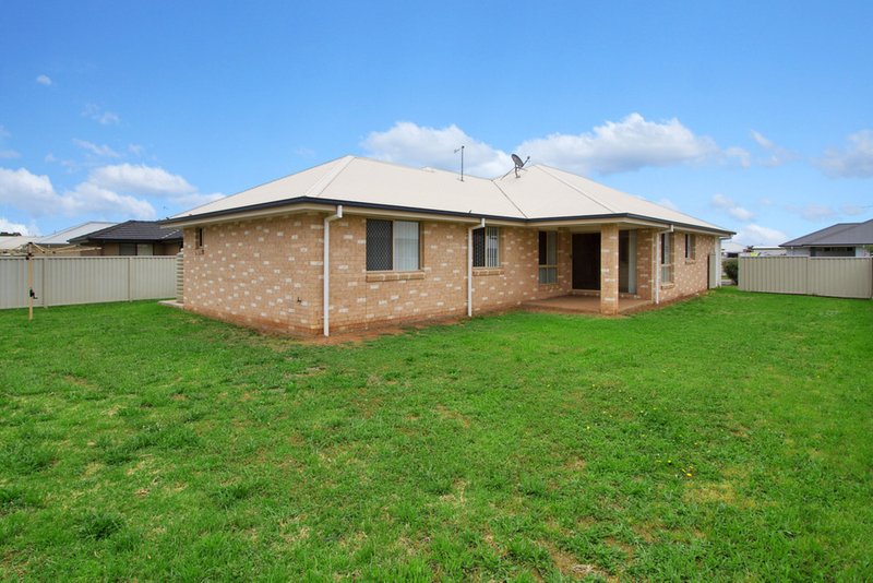 Photo - 3 Carnegie Place, Westdale NSW 2340 - Image 9