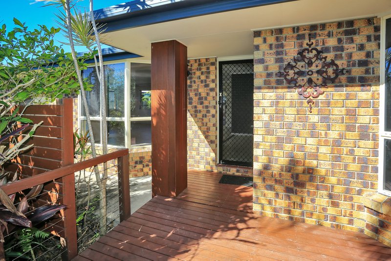 Photo - 3 Carolyn Street, Dundowran Beach QLD 4655 - Image 3