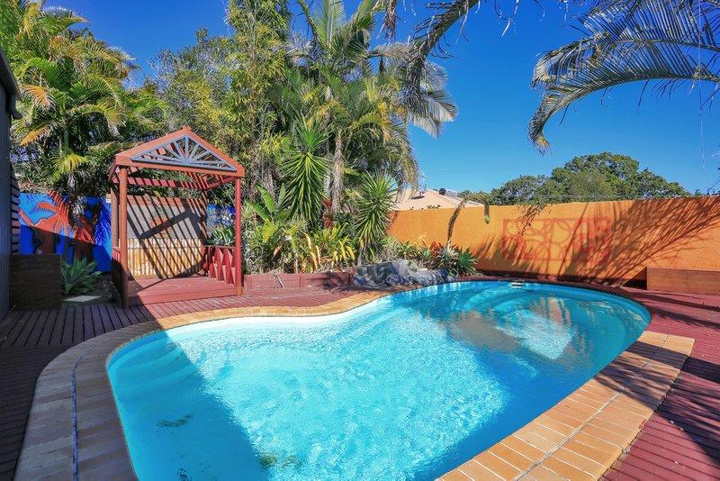 Photo - 3 Carolyn Street, Dundowran Beach QLD 4655 - Image 7