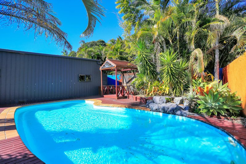 Photo - 3 Carolyn Street, Dundowran Beach QLD 4655 - Image 8