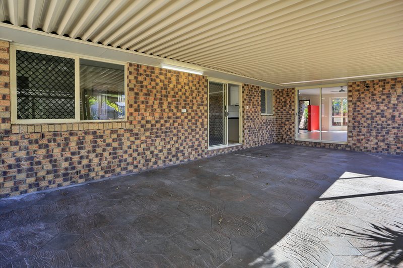 Photo - 3 Carolyn Street, Dundowran Beach QLD 4655 - Image 9