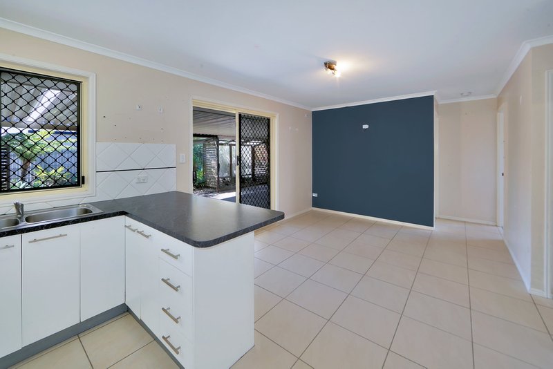 Photo - 3 Carolyn Street, Dundowran Beach QLD 4655 - Image 16