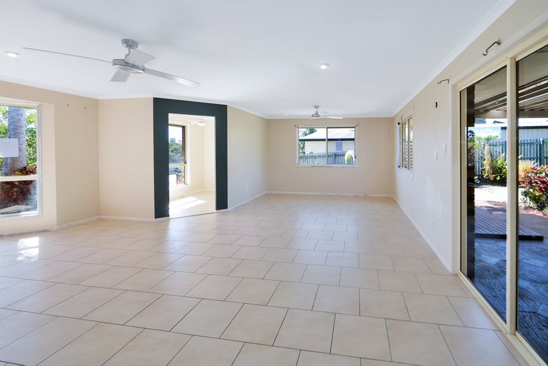 Photo - 3 Carolyn Street, Dundowran Beach QLD 4655 - Image 18