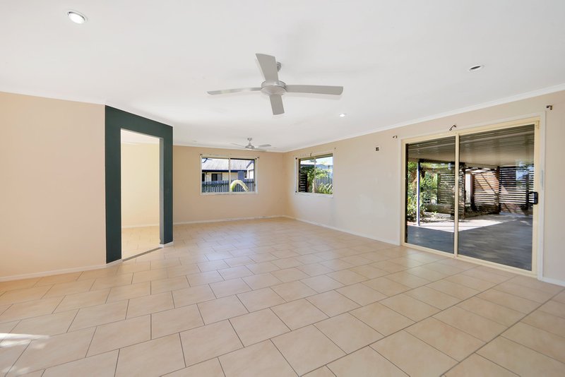 Photo - 3 Carolyn Street, Dundowran Beach QLD 4655 - Image 21