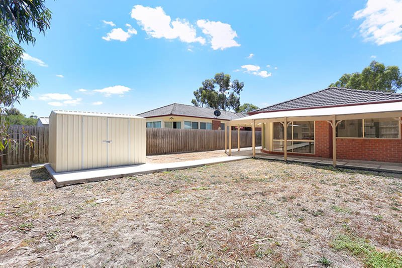 Photo - 3 Carr Place, Roxburgh Park VIC 3064 - Image 9