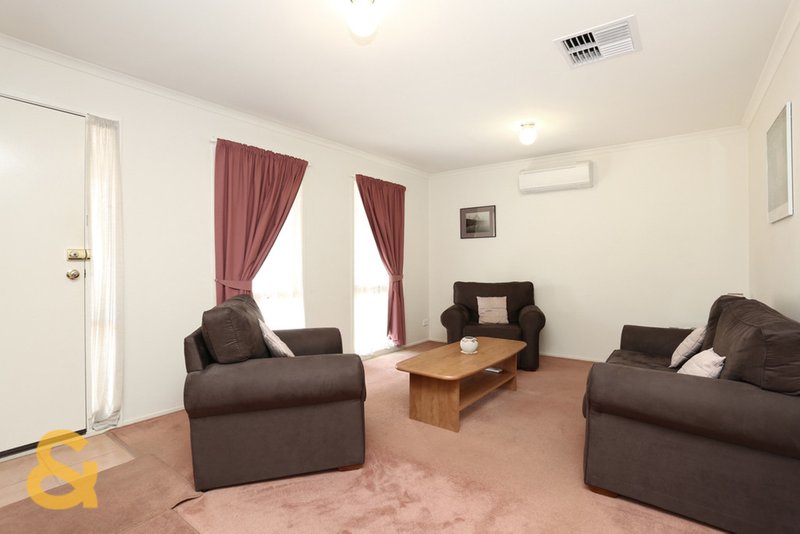 Photo - 3 Carr Place, Roxburgh Park VIC 3064 - Image 2