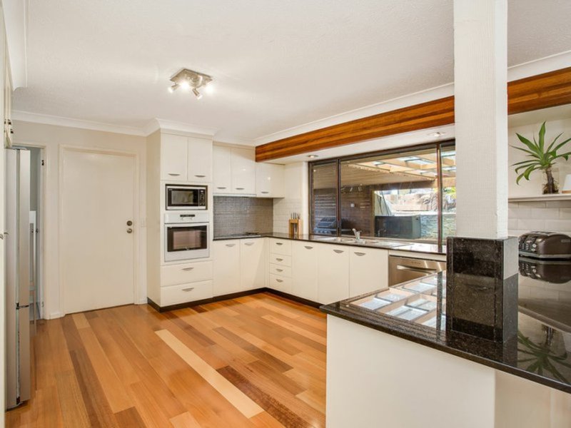 Photo - 3 Carrama Court, Mudgeeraba QLD 4213 - Image 4