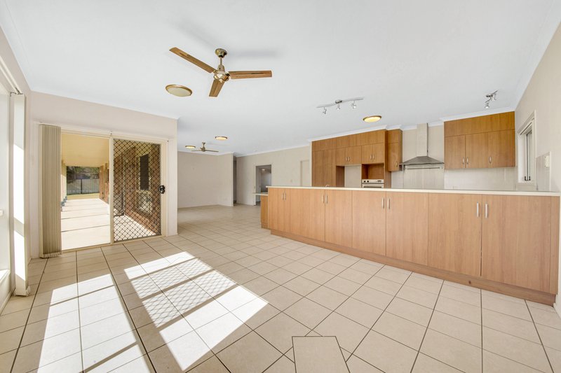 Photo - 3 Carthurbie Court, New Auckland QLD 4680 - Image 6