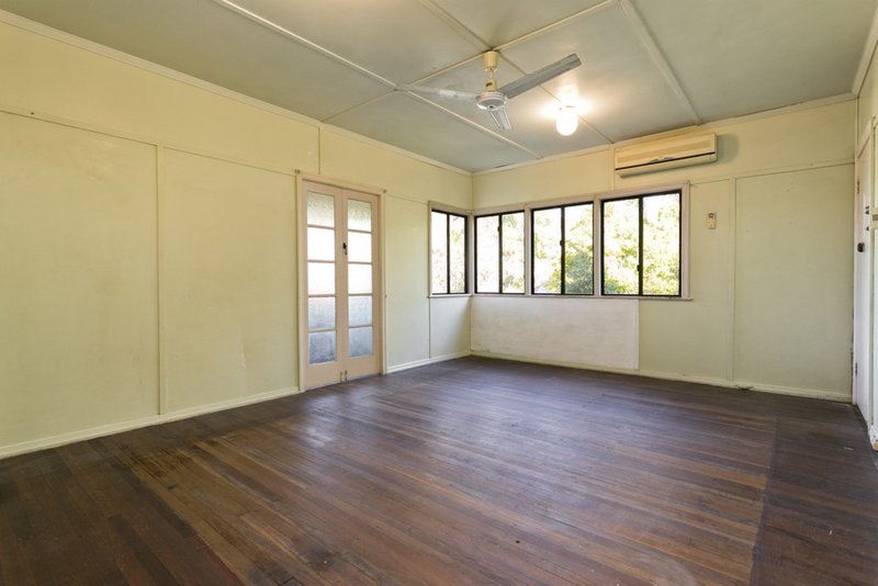 Photo - 3 Casey Street, Keperra QLD 4054 - Image 2