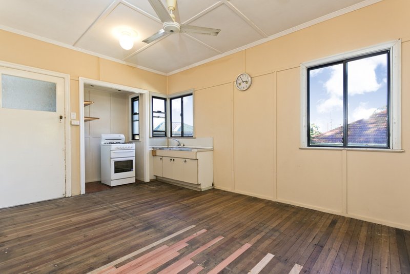 Photo - 3 Casey Street, Keperra QLD 4054 - Image 3