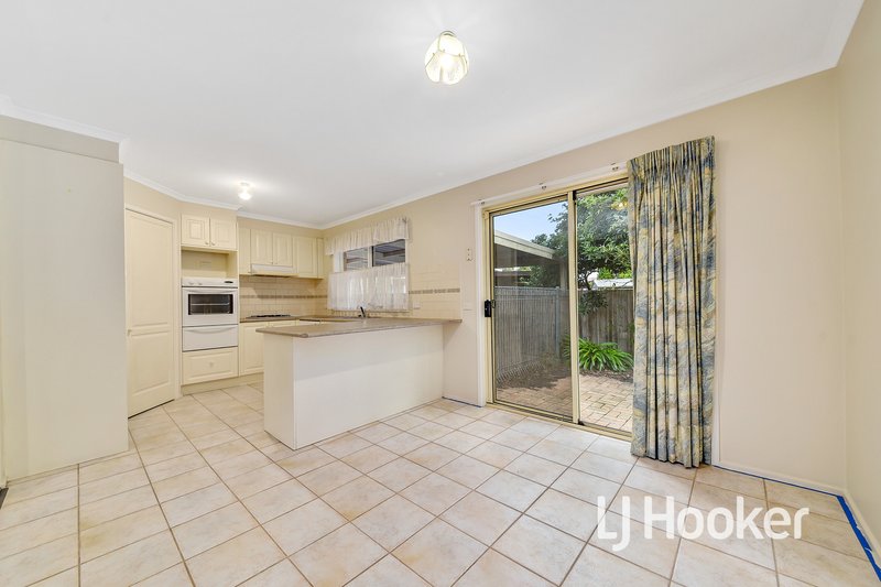 Photo - 3 Casuarina Court, Hampton Park VIC 3976 - Image 6