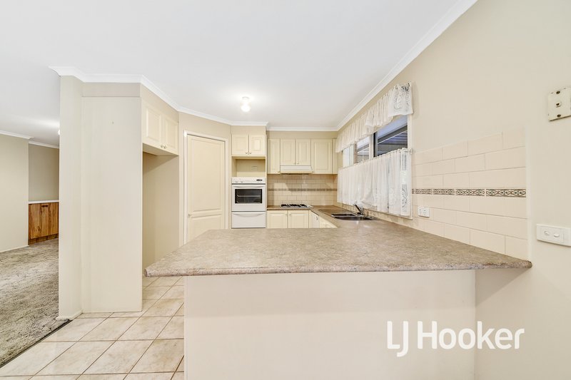 Photo - 3 Casuarina Court, Hampton Park VIC 3976 - Image 7