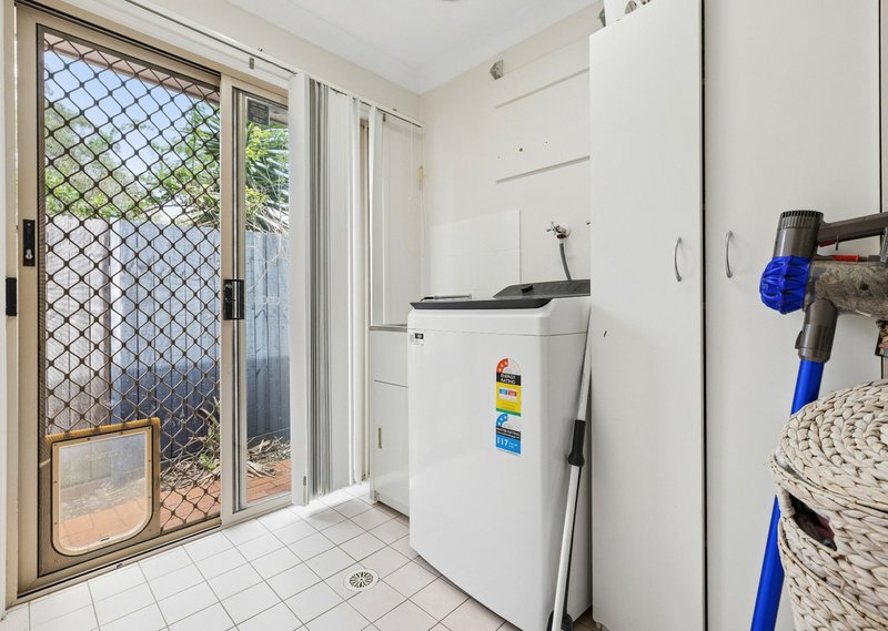 Photo - 3 Cato Way, Casula NSW 2170 - Image 11