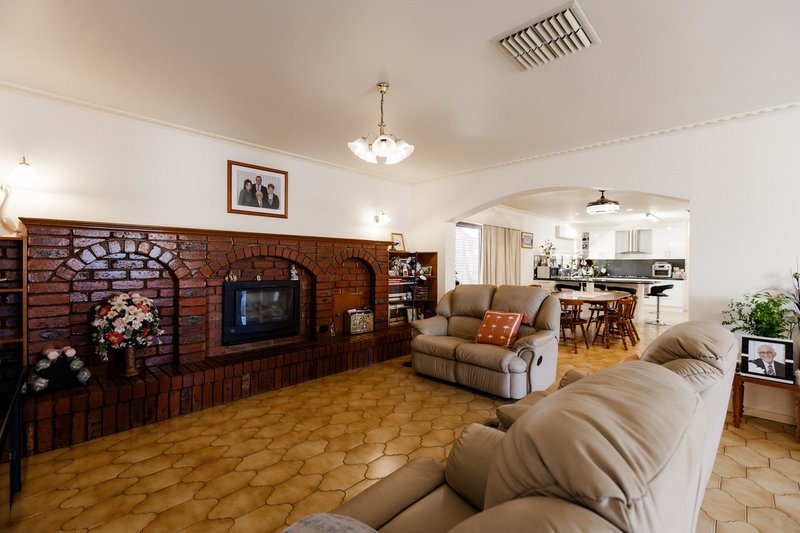 Photo - 3 Catona Crescent, Cobram VIC 3644 - Image 5