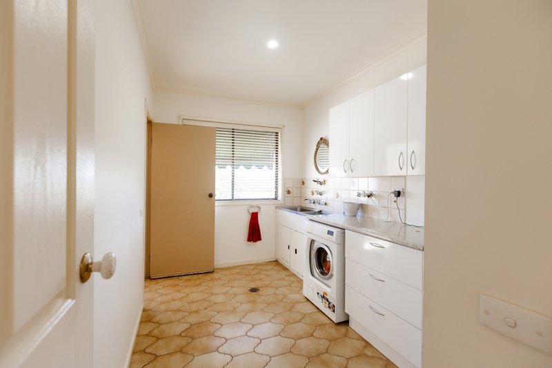Photo - 3 Catona Crescent, Cobram VIC 3644 - Image 25