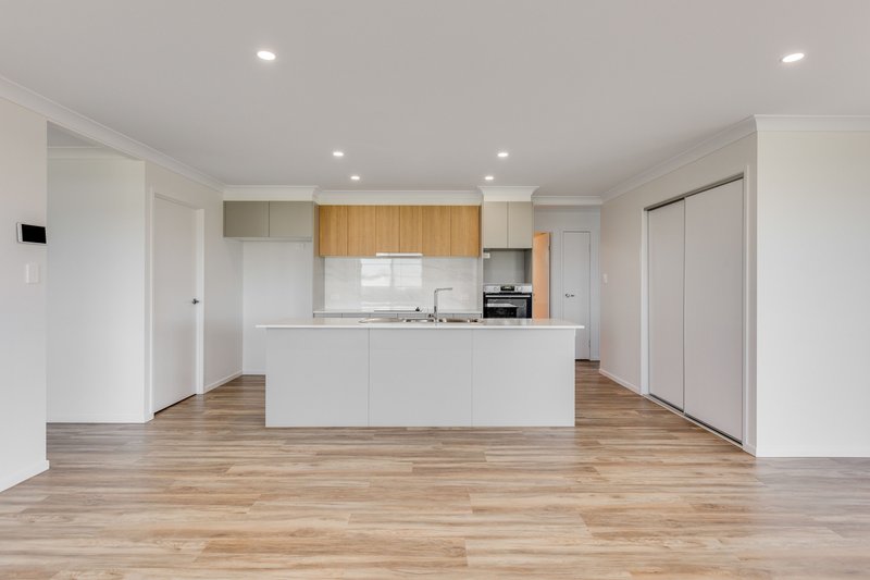 Photo - 3 Cattell Crescent, Pittsworth QLD 4356 - Image 2
