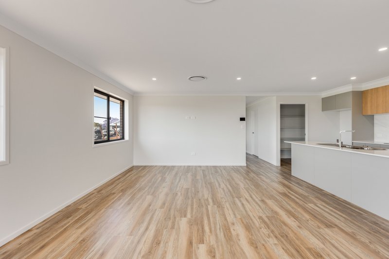 Photo - 3 Cattell Crescent, Pittsworth QLD 4356 - Image 3