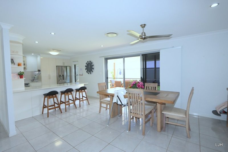 Photo - 3 Caulfield Place, Emerald QLD 4720 - Image 6