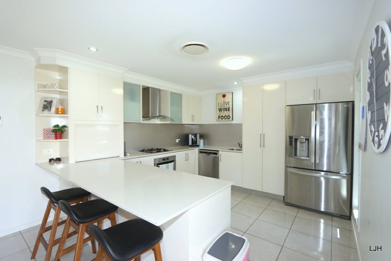 Photo - 3 Caulfield Place, Emerald QLD 4720 - Image 7