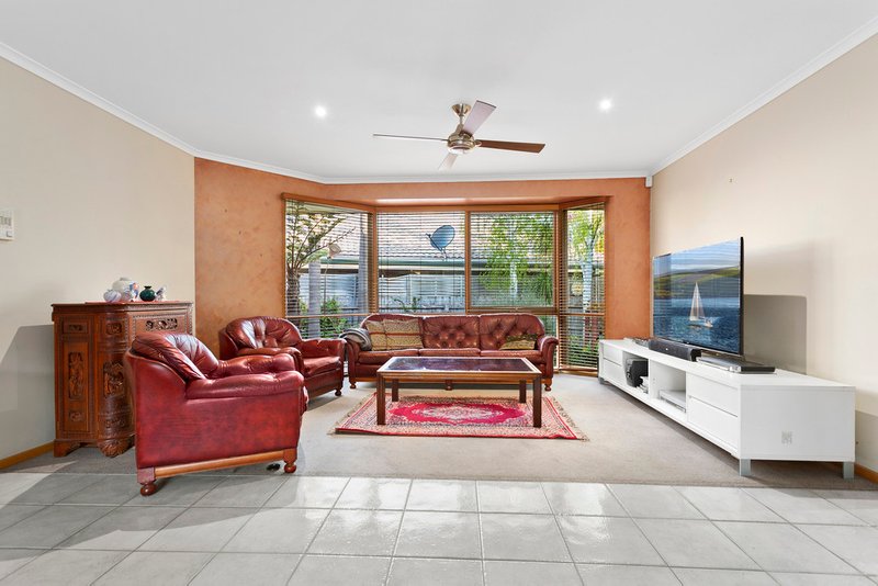 Photo - 3 Cecil Court, South Morang VIC 3752 - Image 3