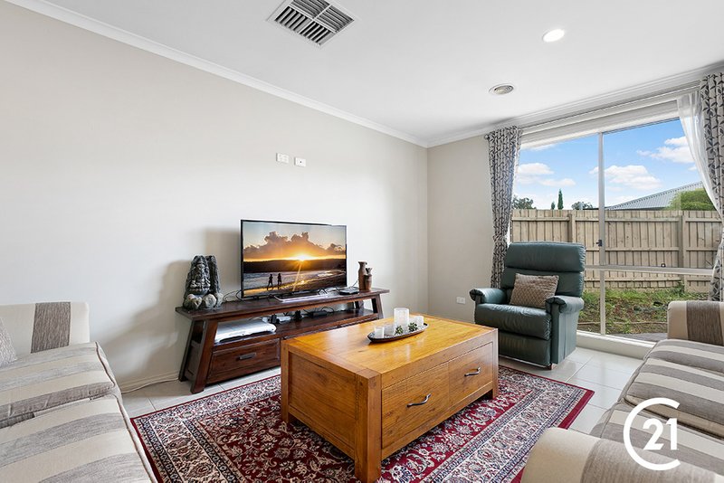 Photo - 3 Cerreto Mews, Pakenham VIC 3810 - Image 6