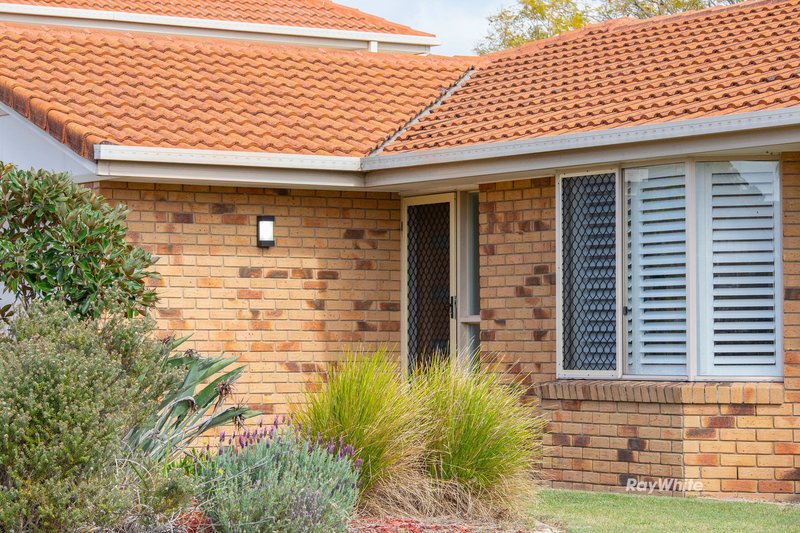 Photo - 3 Challenger Avenue, Flinders View QLD 4305 - Image 2