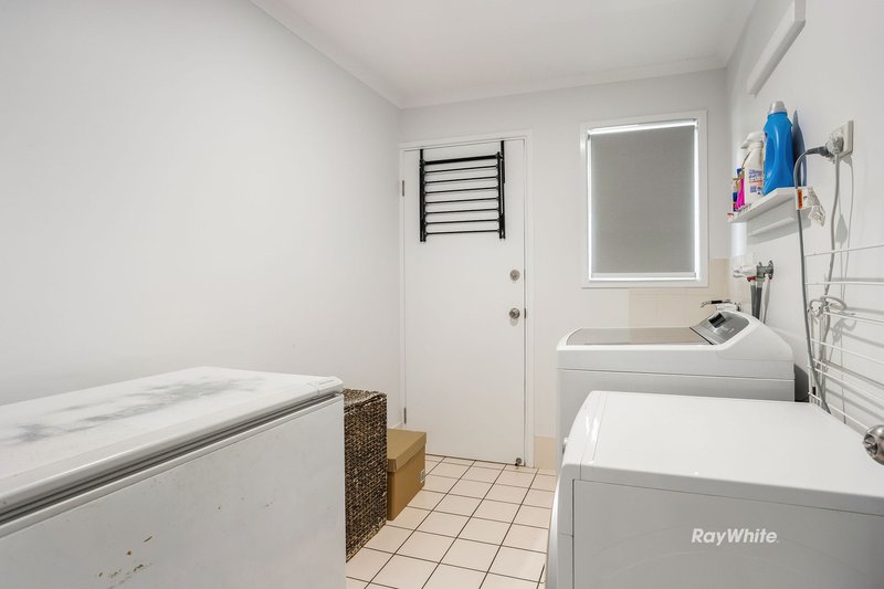 Photo - 3 Challenger Avenue, Flinders View QLD 4305 - Image 15