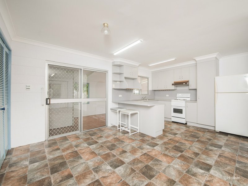 Photo - 3 Chalmers Street, Norman Gardens QLD 4701 - Image 10