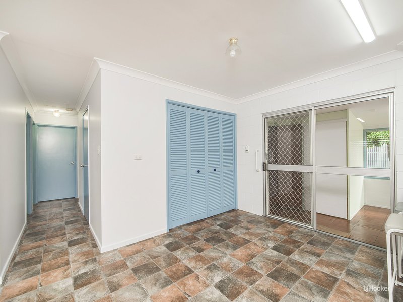 Photo - 3 Chalmers Street, Norman Gardens QLD 4701 - Image 14