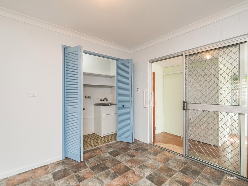 Photo - 3 Chalmers Street, Norman Gardens QLD 4701 - Image 15