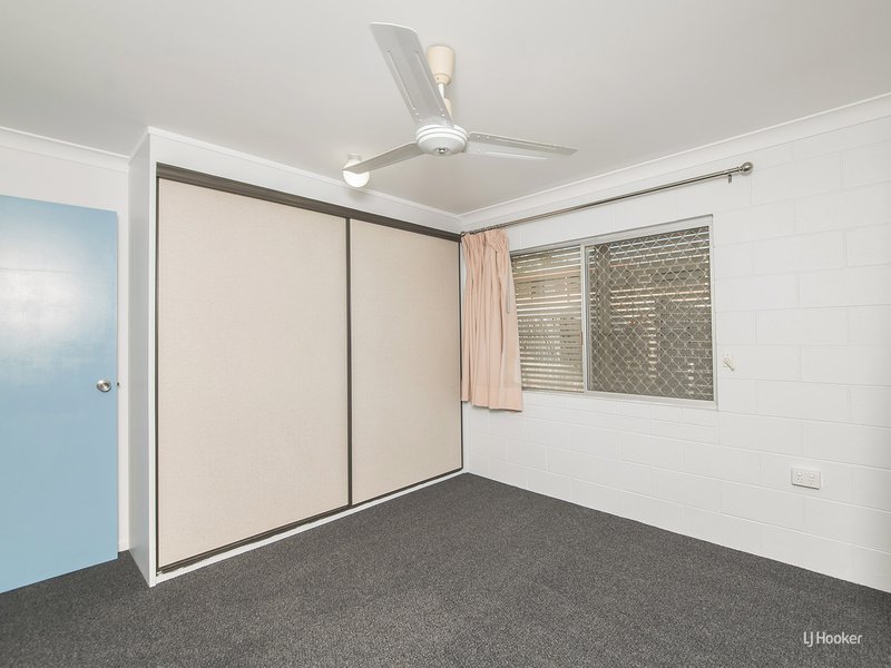 Photo - 3 Chalmers Street, Norman Gardens QLD 4701 - Image 18