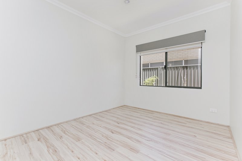 Photo - 3 Chambered Way, Jindalee WA 6036 - Image 7