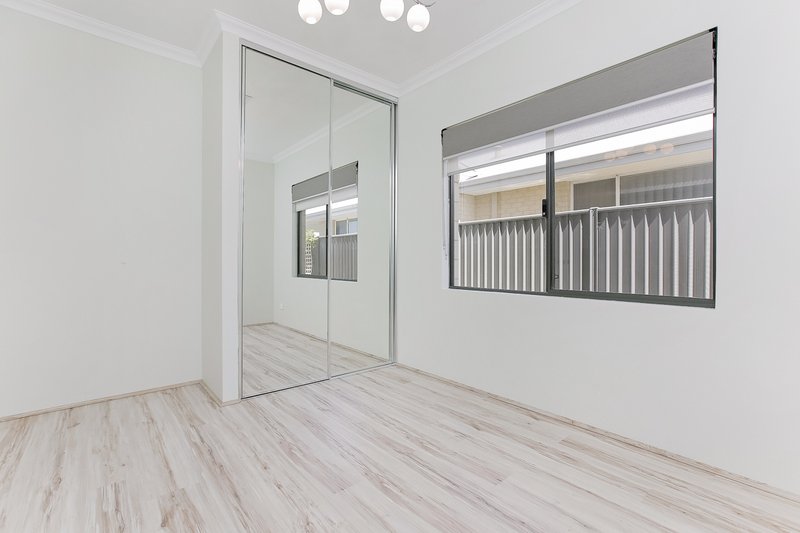 Photo - 3 Chambered Way, Jindalee WA 6036 - Image 11