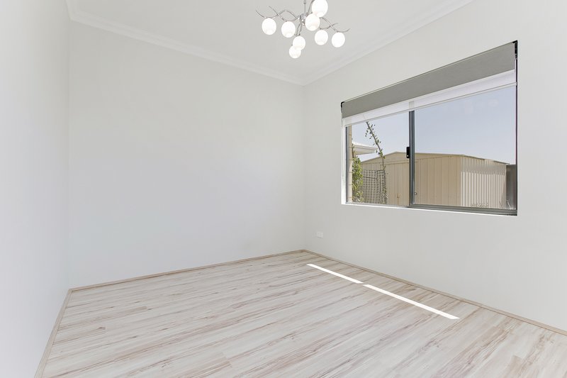 Photo - 3 Chambered Way, Jindalee WA 6036 - Image 12