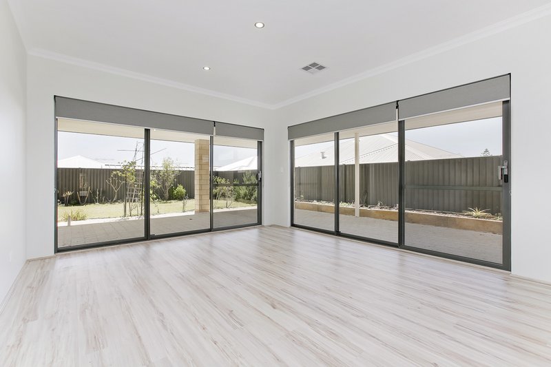 Photo - 3 Chambered Way, Jindalee WA 6036 - Image 14