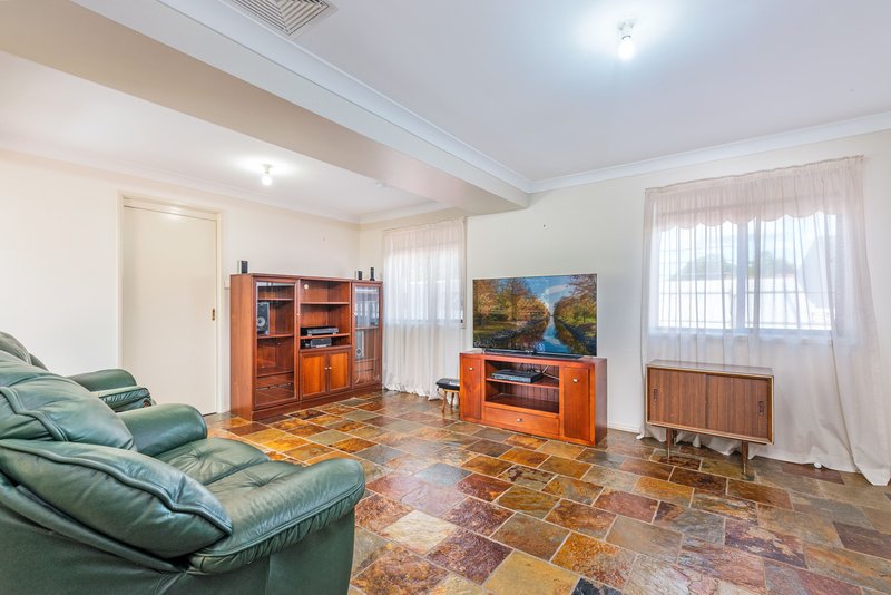 Photo - 3 Chapman Avenue, Castle Hill NSW 2154 - Image 5