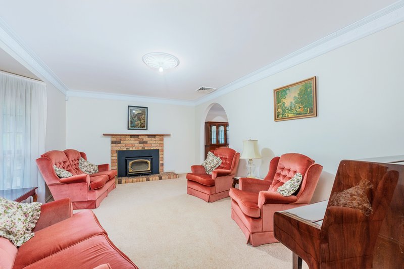 Photo - 3 Chapman Avenue, Castle Hill NSW 2154 - Image 6