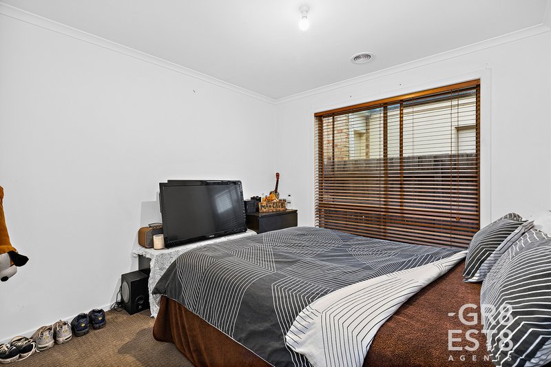 Photo - 3 Charlotte Place, Cranbourne West VIC 3977 - Image 11