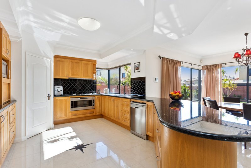 Photo - 3 Charlotte View, Coogee WA 6166 - Image 6