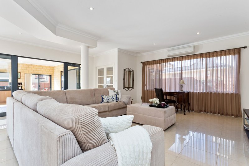 Photo - 3 Charlotte View, Coogee WA 6166 - Image 7