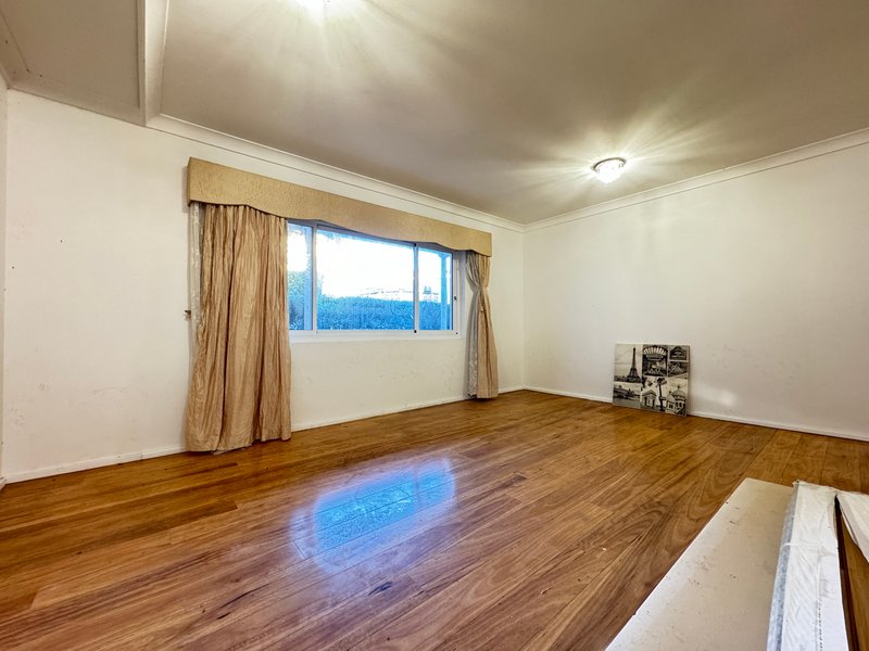Photo - 3 Charm Place, Peakhurst NSW 2210 - Image 2